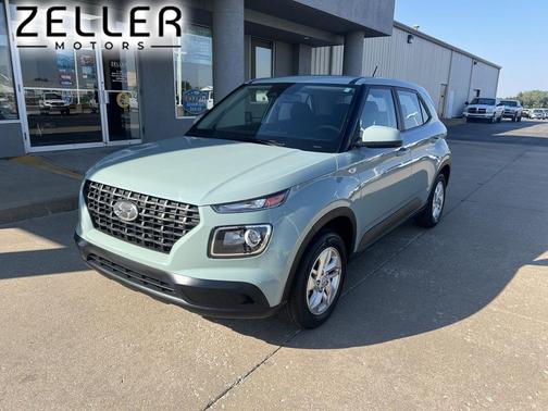 2025 Hyundai VENUE SE