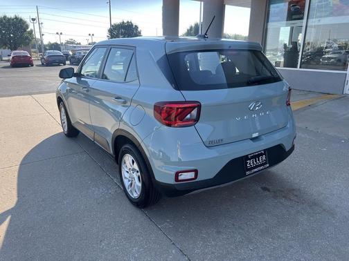 2025 Hyundai VENUE SE