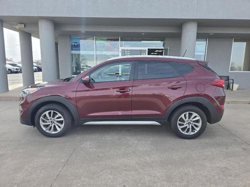 2017 Hyundai TUCSON SE