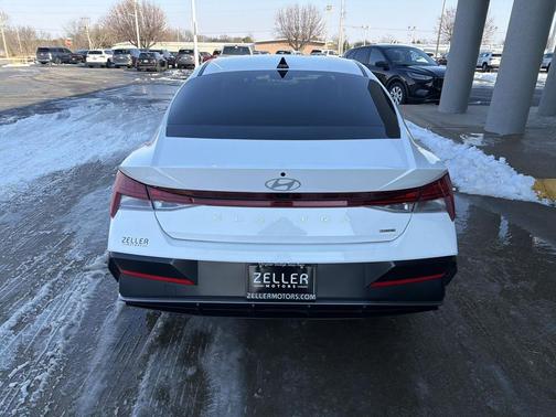 2025 Hyundai ELANTRA HEV Limited