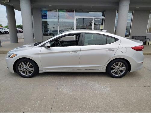 Symphony Silver 2017 Hyundai ELANTRA SE