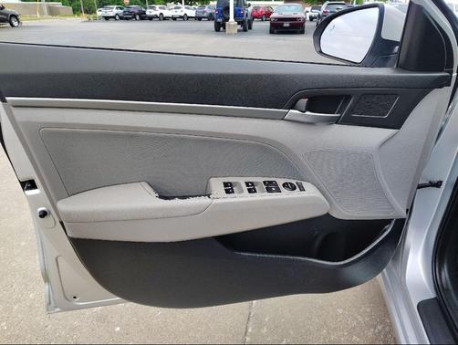 Symphony Silver 2017 Hyundai ELANTRA SE