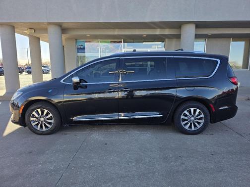 2020 Chrysler Pacifica Hybrid Limited