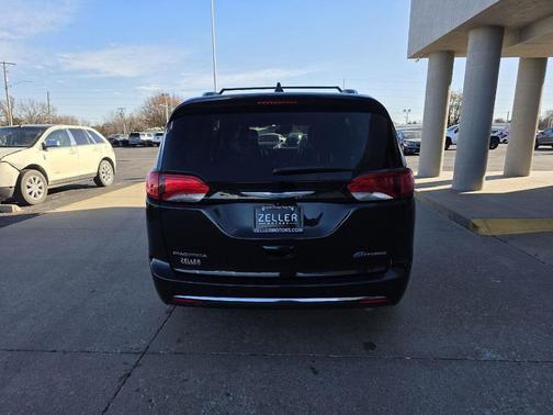 2020 Chrysler Pacifica Hybrid Limited