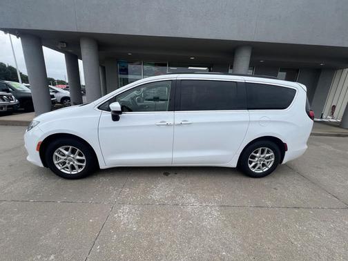 2021 Chrysler Voyager LXI