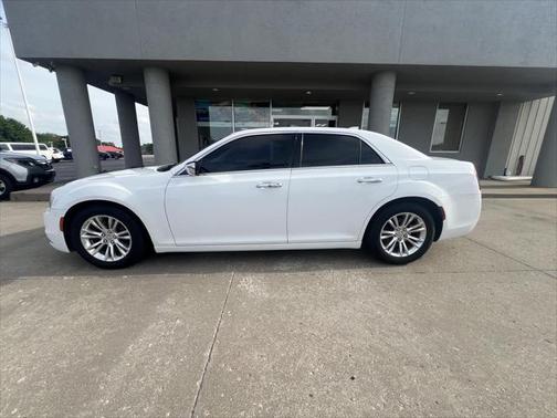2017 Chrysler 300C Base