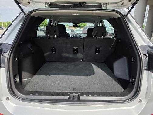 Silver Ice Metallic 2018 Chevrolet Equinox LS
