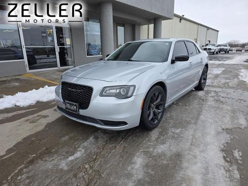 2020 Chrysler 300 Touring