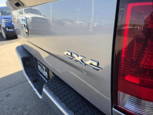 Billet Silver Metallic Clearcoat 2022 RAM 1500 Classic SLT