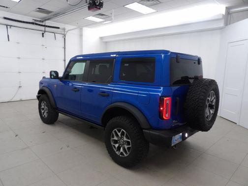 VELOCITY BLUE 2025 Ford Bronco Badlands