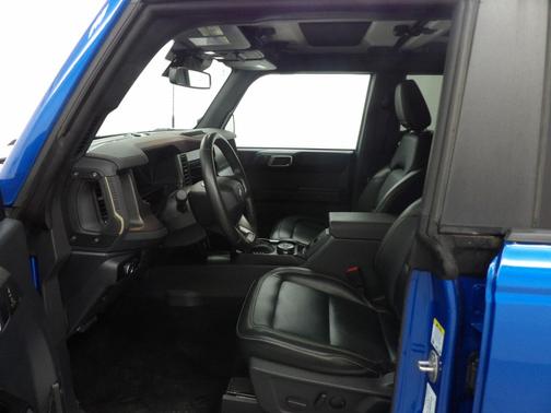 VELOCITY BLUE 2025 Ford Bronco Badlands