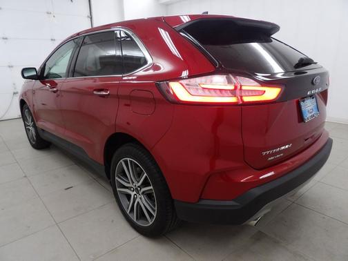 Rapid Red Metallic Tinted Clearcoat 2024 Ford Edge Titanium