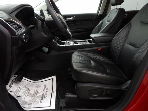Rapid Red Metallic Tinted Clearcoat 2024 Ford Edge Titanium