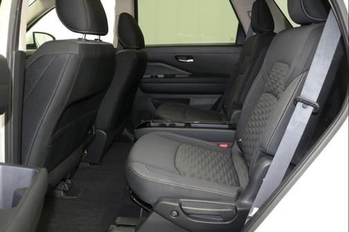 2022 Nissan Pathfinder SV 4WD