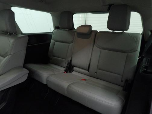 SPACE SILVER 2025 Ford Expedition Active
