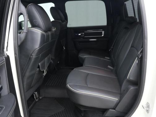 2017 RAM 1500 Limited Crew Cab 4x4 5'7' Box