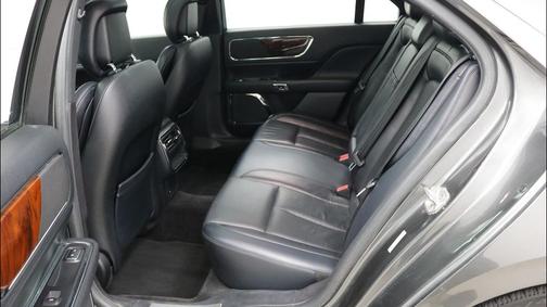 2017 Lincoln Continental Select