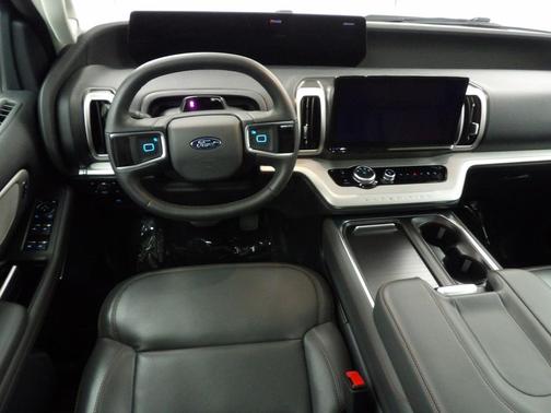 SPACE SILVER 2025 Ford Expedition Active
