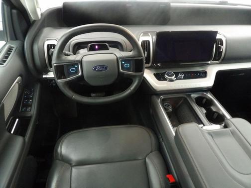 SPACE SILVER 2025 Ford Expedition Active