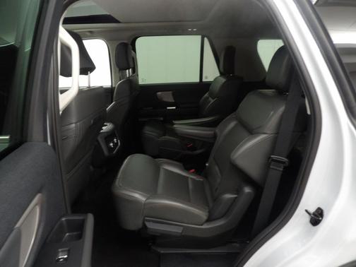 SPACE SILVER 2025 Ford Expedition Active