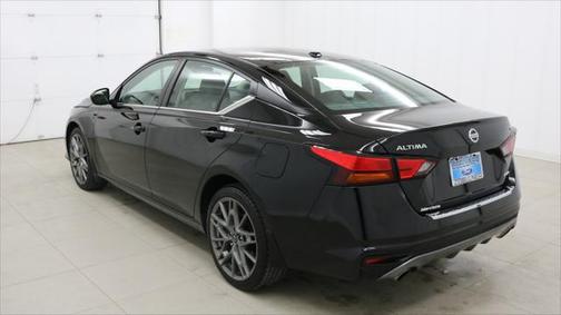 2022 Nissan Altima SR Intelligent AWD