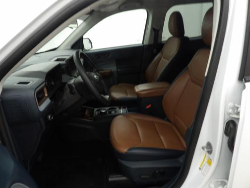 Oxford White 2023 Ford Maverick Lariat