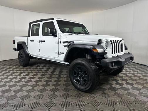 2022 Jeep Gladiator Sport