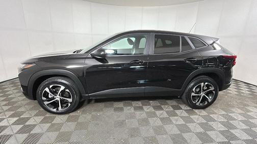 Mosaic Black Metallic 2025 Chevrolet Trax FWD 1RS