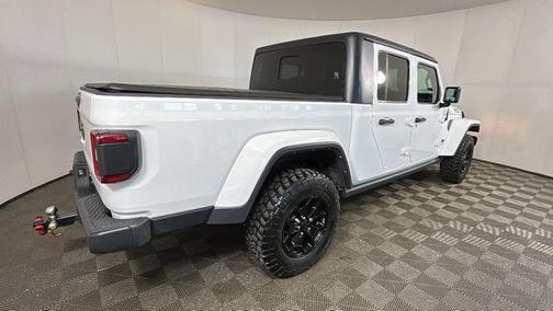 Bright White Clearcoat 2021 Jeep Gladiator Willys 4x4