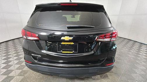 Mosaic Black Metallic 2022 Chevrolet Equinox LS
