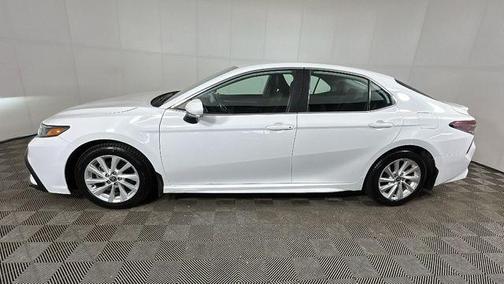 White 2024 Toyota Camry SE