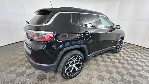 Diamond Black Crystal Pearlcoat 2024 Jeep Compass Limited