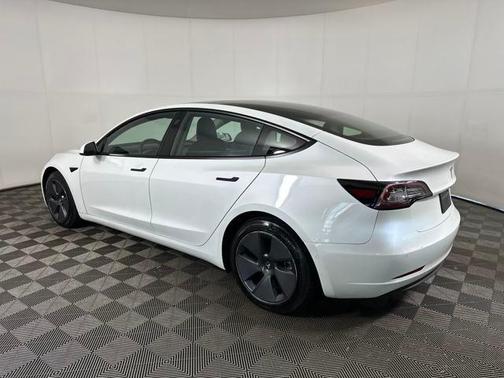 2022 Tesla Model 3 Standard Range