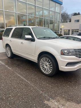 2016 Lincoln Navigator Select