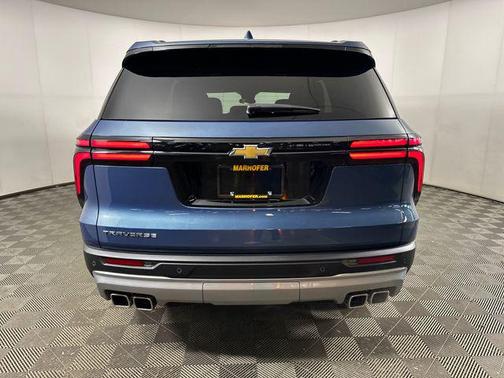 Lakeshore Blue Metallic 2025 Chevrolet Traverse LT