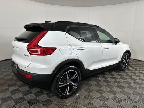 2021 Volvo XC40 T5 R-Design