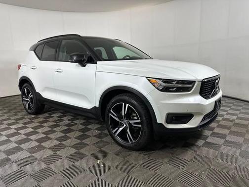 2021 Volvo XC40 T5 R-Design