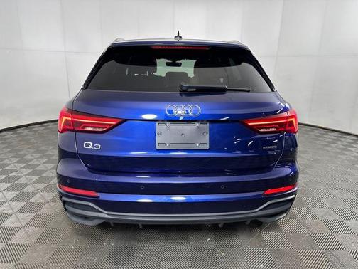 2024 Audi Q3 Premium 45 TFSI S line quattro Tiptronic