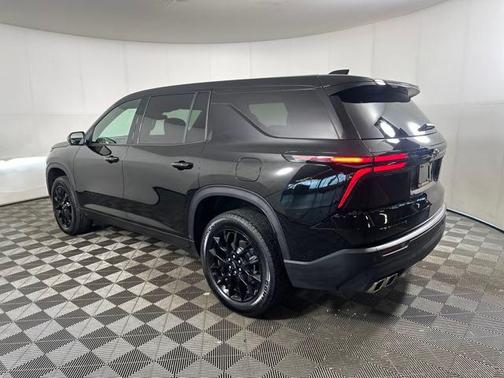 2024 Chevrolet Traverse LS