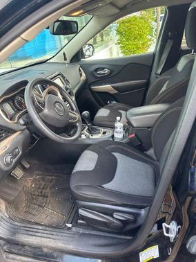 Diamond Black Crystal Pearlcoat 2018 Jeep Cherokee Latitude