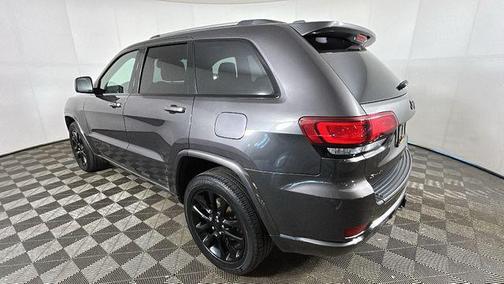 Granite Crystal Metallic 2020 Jeep Grand Cherokee Altitude