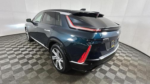 Emerald Lake Metallic 2024 Cadillac LYRIQ Tech