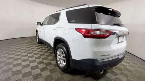 Summit White 2020 Chevrolet Traverse LT Cloth
