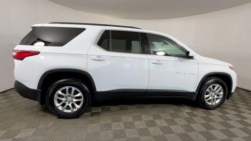 Summit White 2020 Chevrolet Traverse LT Cloth