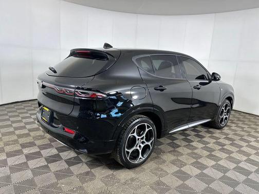 Alfa Black 2024 Alfa Romeo Tonale Ti EAWD