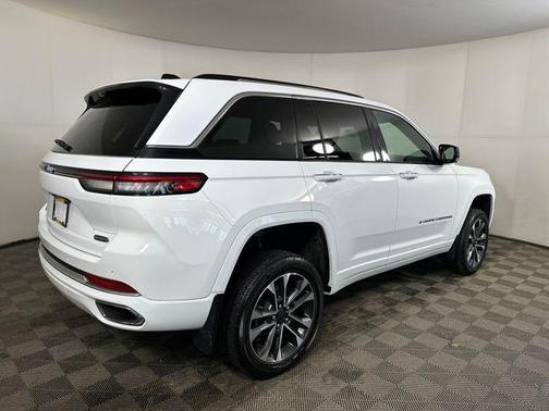 2022 Jeep Grand Cherokee 4xe Overland