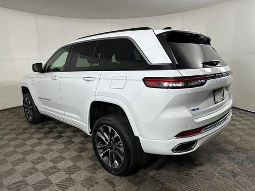 2022 Jeep Grand Cherokee 4xe Overland
