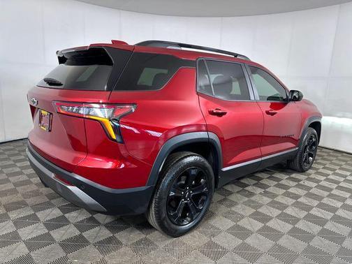 Radiant Red Tintcoat 2025 Chevrolet Equinox 1LT