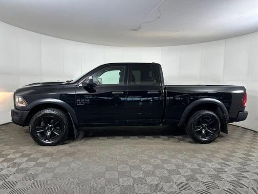 Diamond Black Crystal Pearl 2022 RAM 1500 Classic SLT