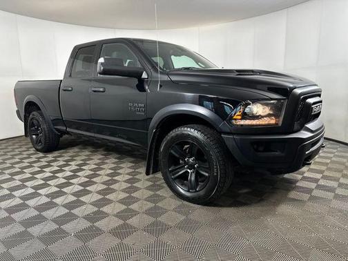 Diamond Black Crystal Pearl 2022 RAM 1500 Classic SLT